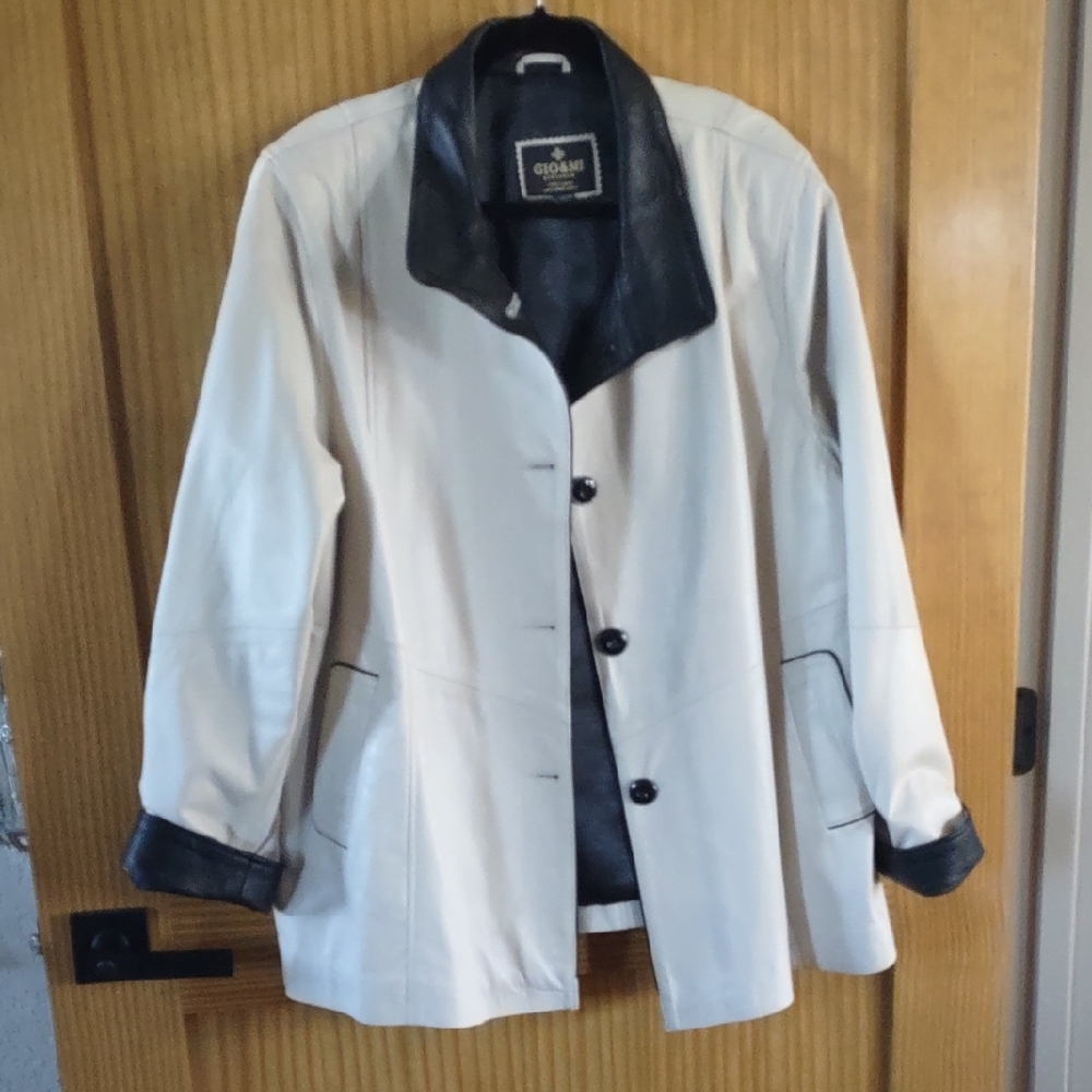 Never Worn Size 4x (Fits Like A 3x) White And Black Soft Leather Jacket